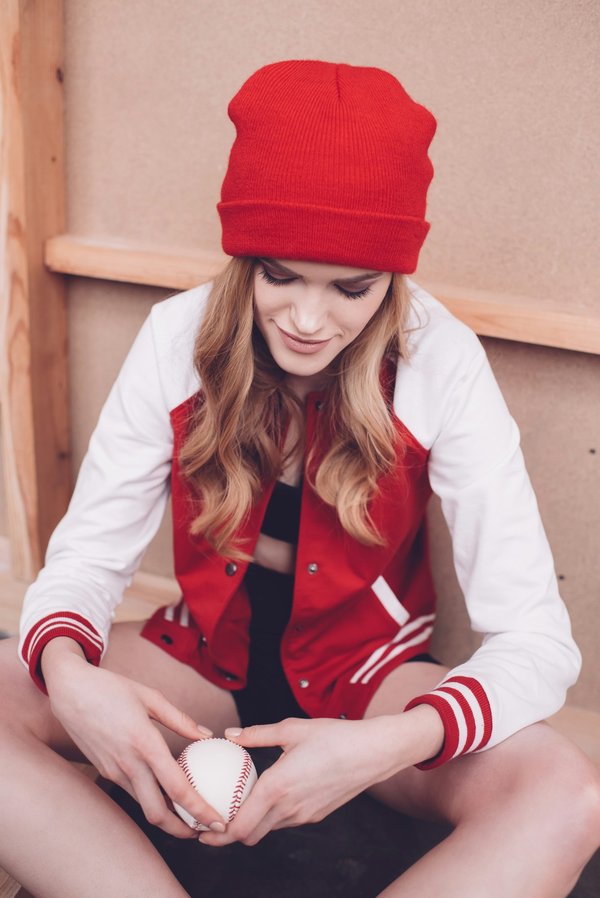 Découvrez la tendance incontournable : la veste teddy femme